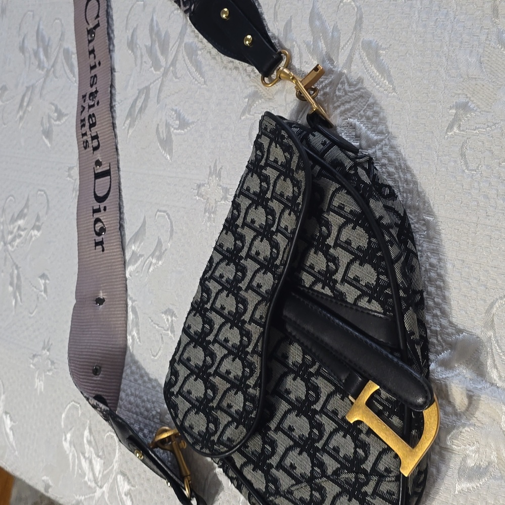 Purse - Picture 5 of 9
